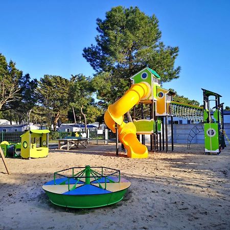 Camping Le Clos Des Pins Hotel Saint-Hilaire-de-Riez Exterior foto